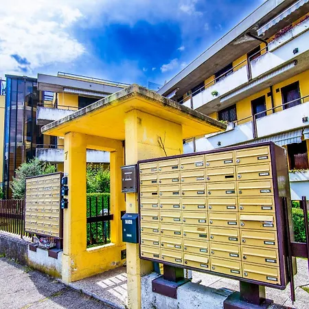 Balcone Vista Lago! Dimora Aurelia Con Piscina Apartment