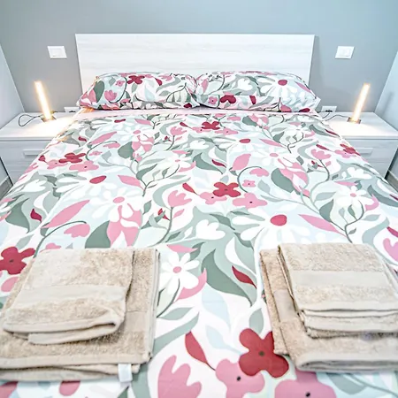 Balcone Vista Lago! Dimora Aurelia Con Piscina Apartment Desenzano del Garda