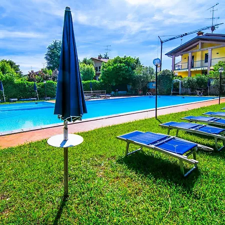 Balcone Vista Lago! Dimora Aurelia Con Piscina Appartement Desenzano del Garda