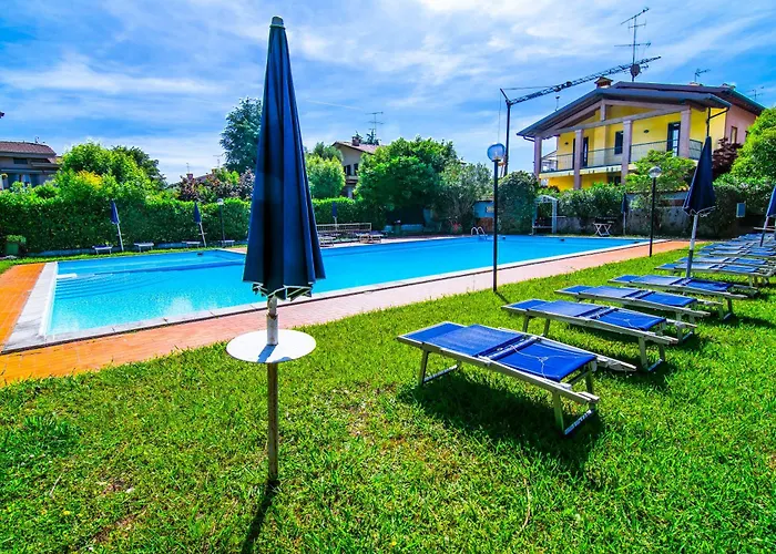 Balcone Vista Lago! Dimora Aurelia Con Piscina Apartment Desenzano del Garda