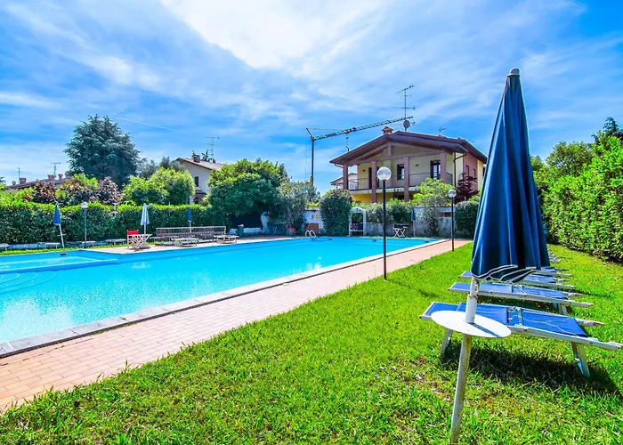 Apartment Balcone Vista Lago! Dimora Aurelia Con Piscina Desenzano del Garda